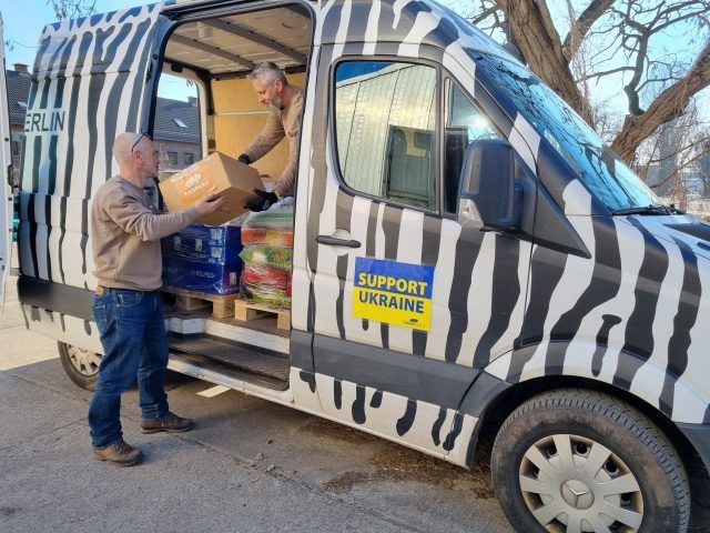 Forniture in partenza per l'Ucraina (@EAZA)