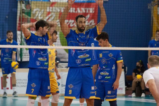 Opus-play off