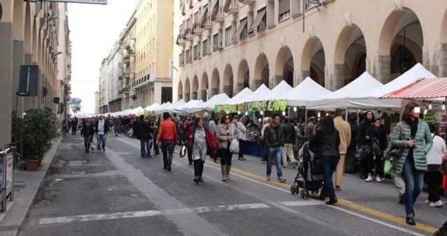 MERCATO-VIA-GRANDE-e155818182590