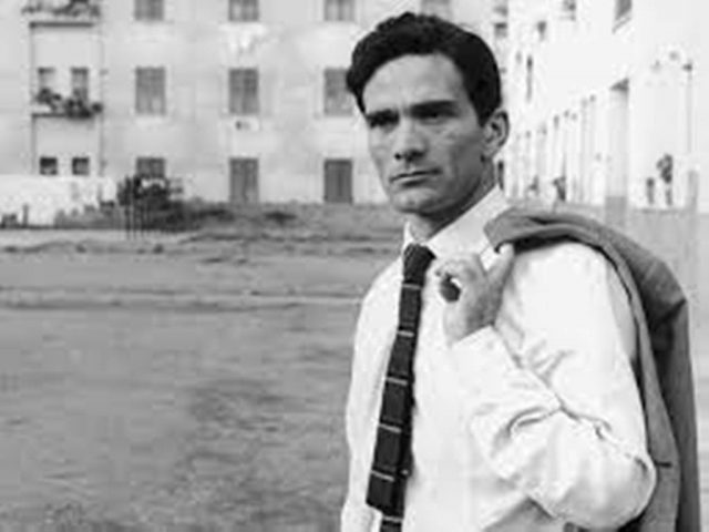Pasolini con la giacca