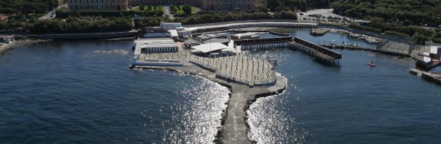 Onde del Tirreno mare Livorno