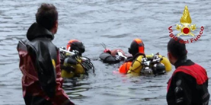 Foto sub morto nel lago di Orta (Credit: VVFF)