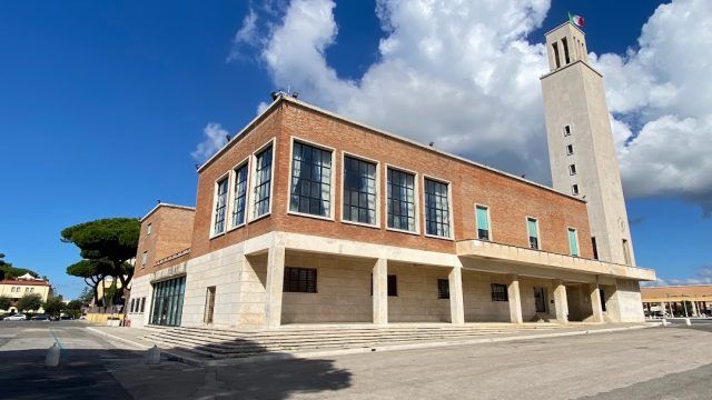 Sabaudia-Palazzo comunale1