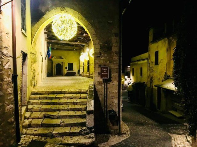 Sermoneta-loggia mercanti