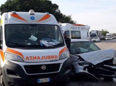 Suv contro un albero sull’Appia: due morti nel terribile schianto