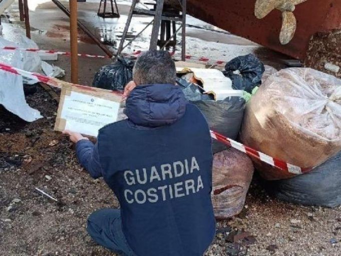 guardia-costiera-discarica-cantiere-gaeta