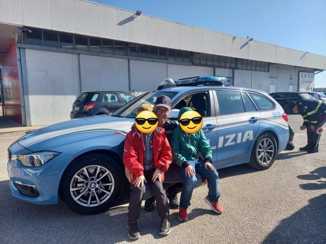 Polizia-latinautismo