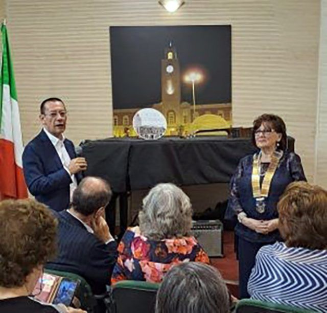 Il presidente del Rotary Club Latina Gianluca Carfagna e la presidente dell'Inner Wheel Latina Giovanna Luppino Castellitto
