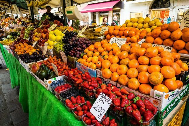 Sermoneta-mercato Monticchio1
