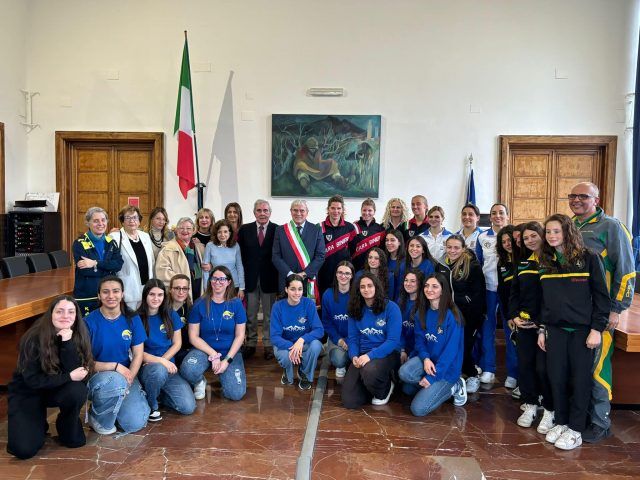 Sabaudia-Carta Donna sottoscrizione