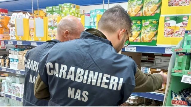 Carabinieri Nas supermercato