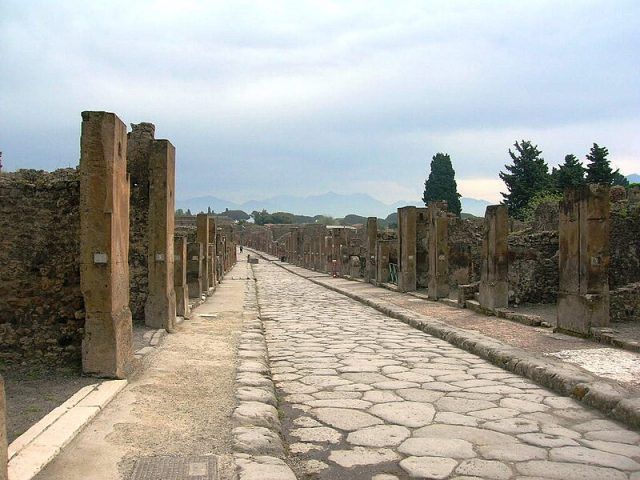 Via_dell'Abbondanza_1