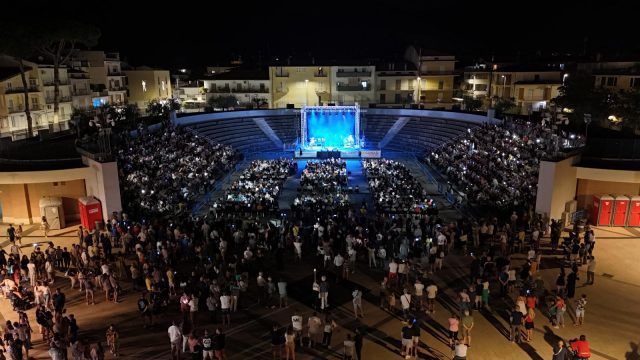 Fondi-piazza De gasperi anfiteatro