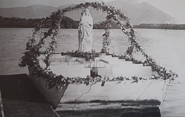 Sabaudia-processione lago