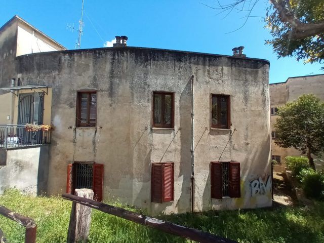 Formia-edificio com. piazz.Erbe