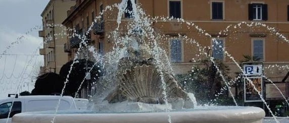Terracina-fontana Conchiglie