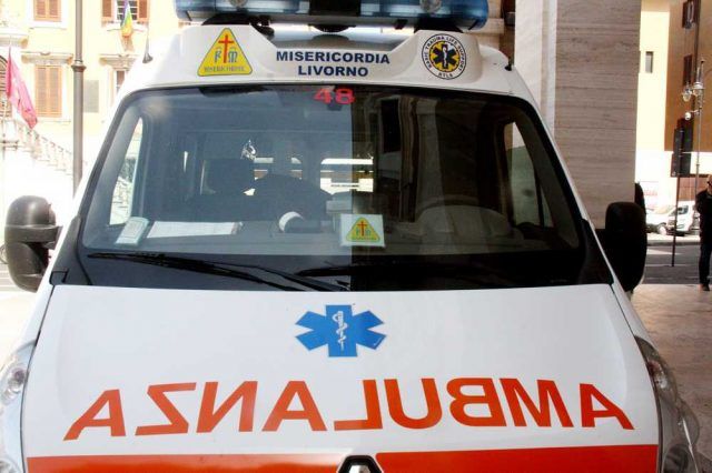 ambulanza-misericordia-livorno-via-verdi-2