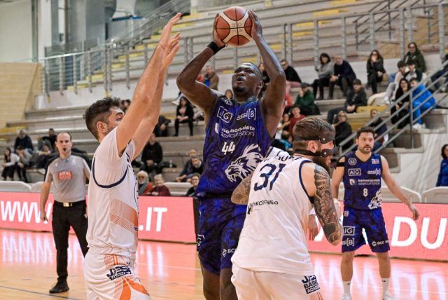 Basket-Benacquista Jesi1