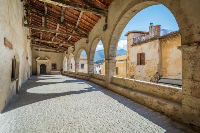 Sermoneta-loggia dei mercanti