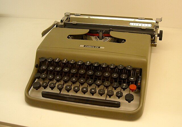 macchina.da scrivere 22