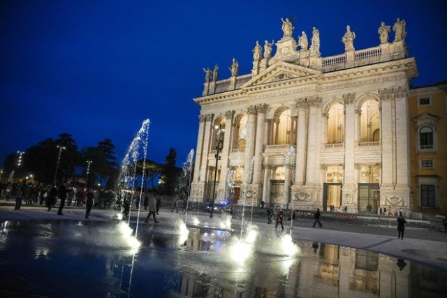 piazzasangiovanniinlaterano.jpg_d0