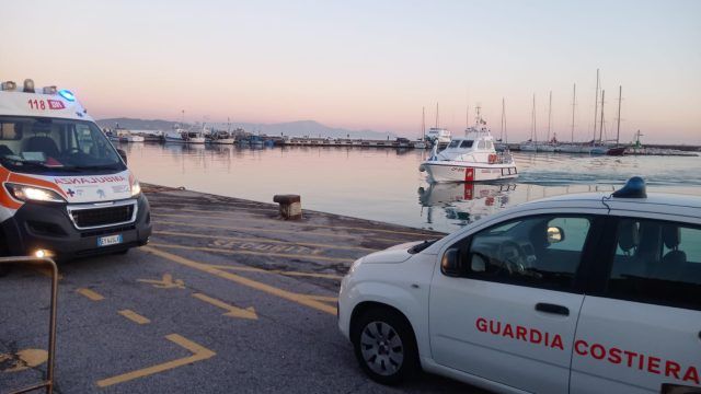 Guardia Costiera-trasbordo marittimo