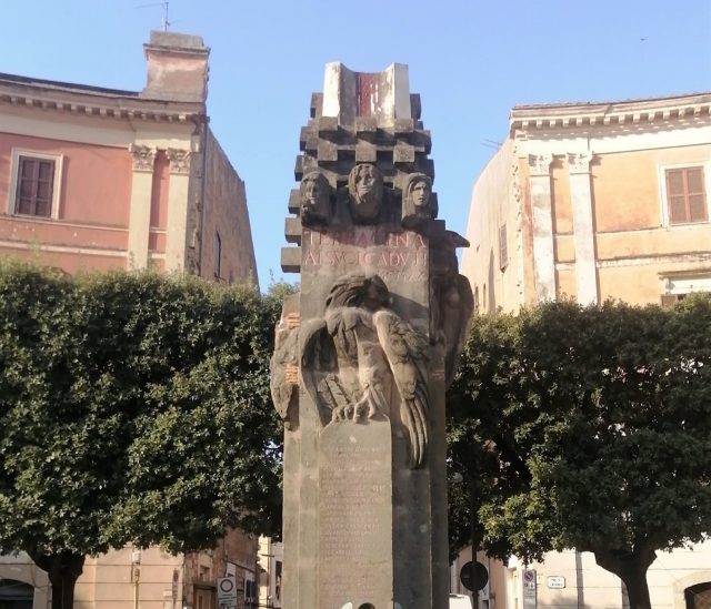 Terracina-monumento ai Caduti