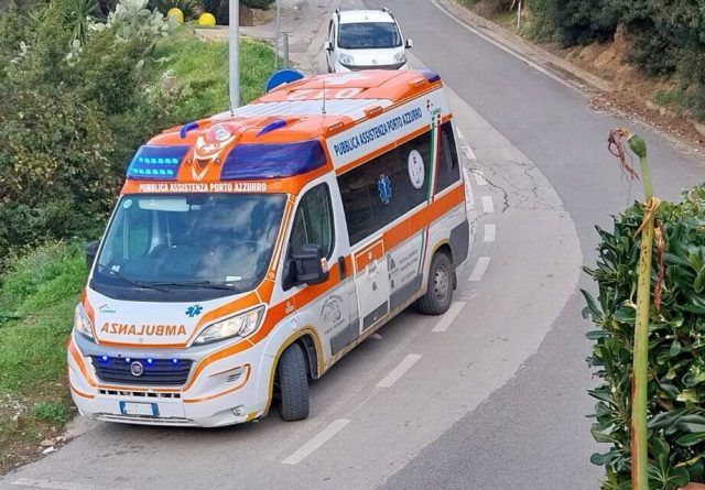 ambulanza-di-porto-azzurro-86150