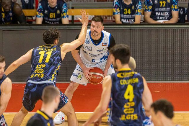 Basket-Fior. Benacquista