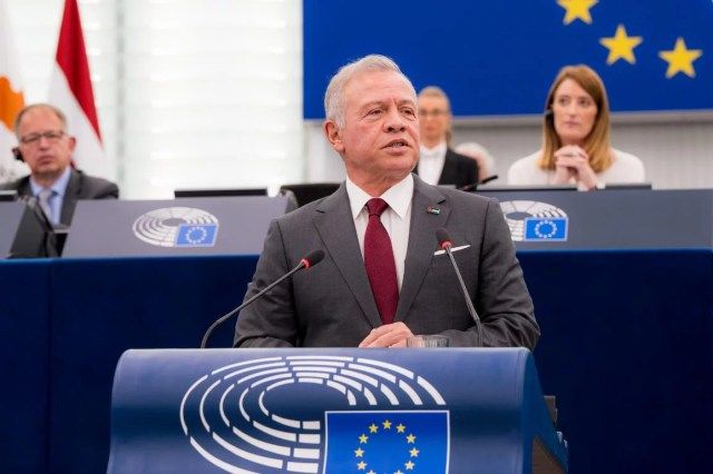 Re Abdullah II al Parlamento Europeo: ‘Inaccettabile declino morale a Gaza, serve un’azione globale