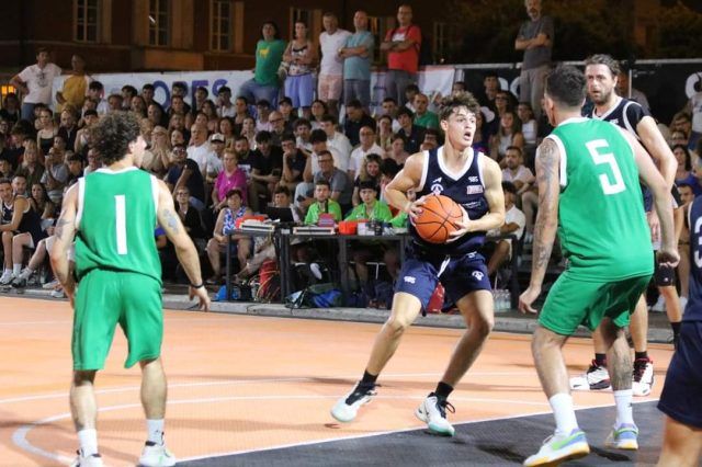 Latina-Basket in Piazza