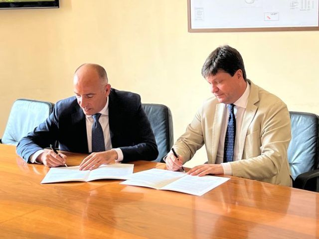 Siglato-accordo-province-Stefanelli-De-Rosa