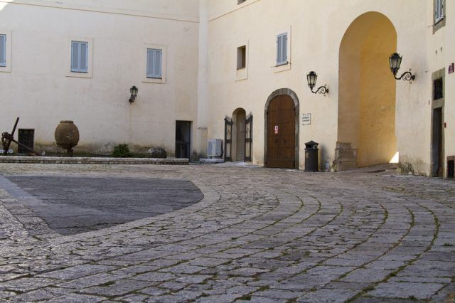 San Felice-piazza-lanzuisi