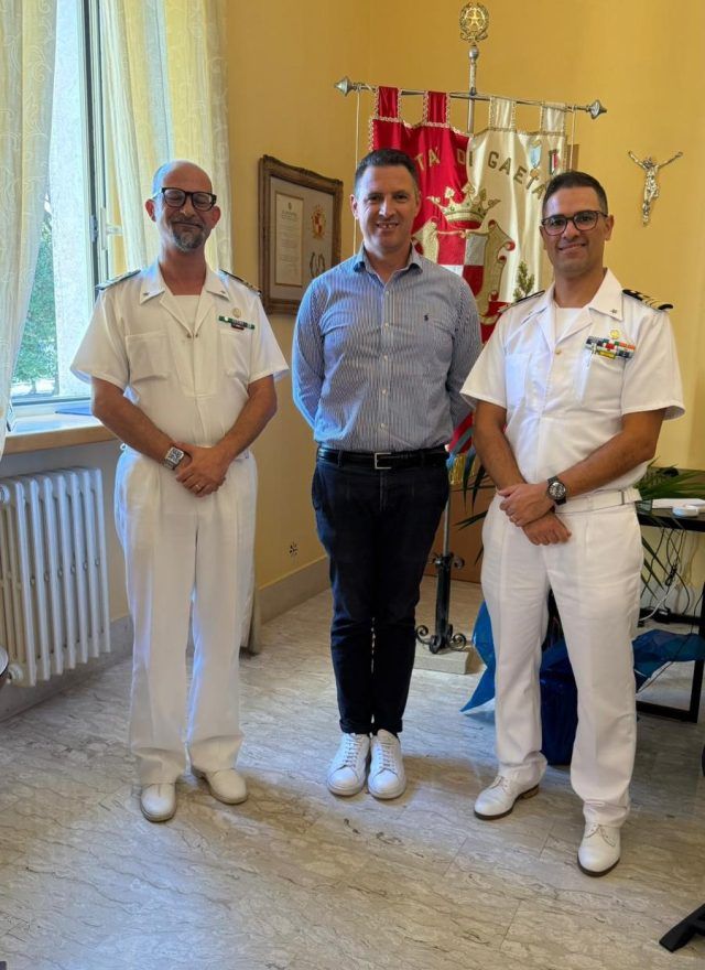 Gaeta-cambio c.te Capitaneria