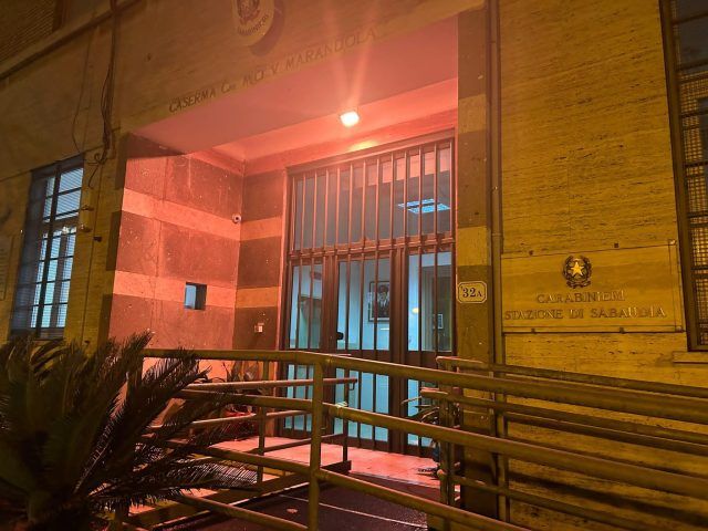 Sabaudia-Stazione Carabinieri arancione