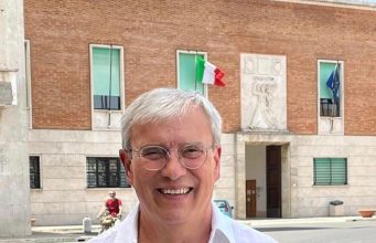 Evviva ! Ha vinto la ragione, Mosca resiste per 1 voto e resta alla guida di Sabaudia
