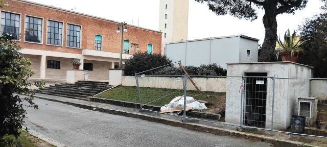 Sabaudia-Piazza Circe manufatt