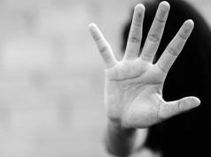 Picchia la convivente arrestato in flagranza differita