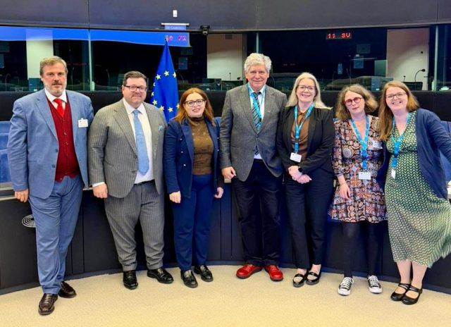 La delegazione UCI con il Management Committee di ECDN (da sin., Alessandro Nucifora, Maria Pagano, Massimiliano Albanese, Dieter Korczak, Gerda Reith, Pauline Dujardin, Malwina Silva da Mota)