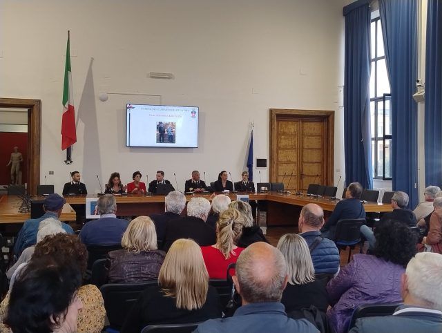 Sabaudia-Truffa anziani incontro