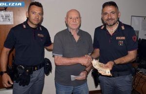 Truffavano anziani davanti ai bancomat: arrestati un uomo e una donna, recuperato il denaro rubato