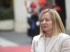 Meloni “Non sono antiamericana oggi, non ero inginocchiata ieri”