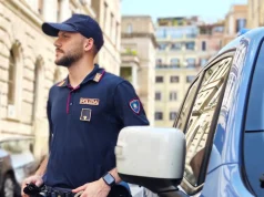 “Maratona telefonica” di 12 ore nel tentativo di svuotare il conto di un anziano, 2 arresti a Roma
