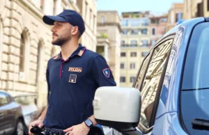 “Maratona telefonica” di 12 ore nel tentativo di svuotare il conto di un anziano, 2 arresti a Roma