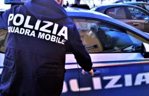 Triplice omicidio a Roma, uccisi a coltellate una coppia e la figlia di 6 anni. Ferito l’altro figlio minorenne