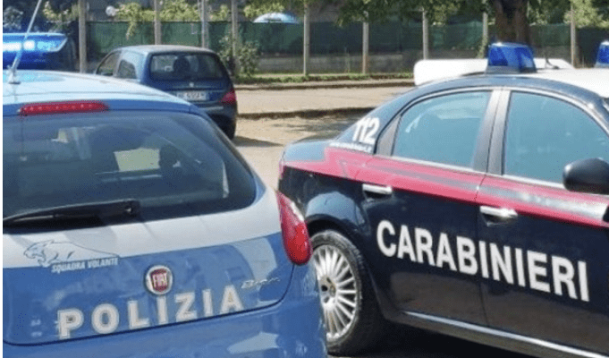 Adescavano uomini con annunci online e li rapinavano sotto la minaccia di coltelli: due arresti ad Aprilia