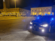 Malamovida a Latina, fermato in strada con oltre 55 grammi di hashish e un tirapugni: i Carabinieri denunciano un 20enne
