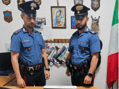 Odore di marijuana durante il controllo in auto, poi la scoperta in casa: arrestato 40enne a Latina