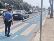 Tenta di rubare una borsa sotto l’ombrellone, ma viene bloccato da un militare fuori servizio: denunciato 27enne a Terracina