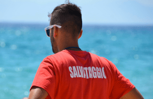 Assistenti bagnanti cercasi, gli stabilimenti balneari ne cercano ancora